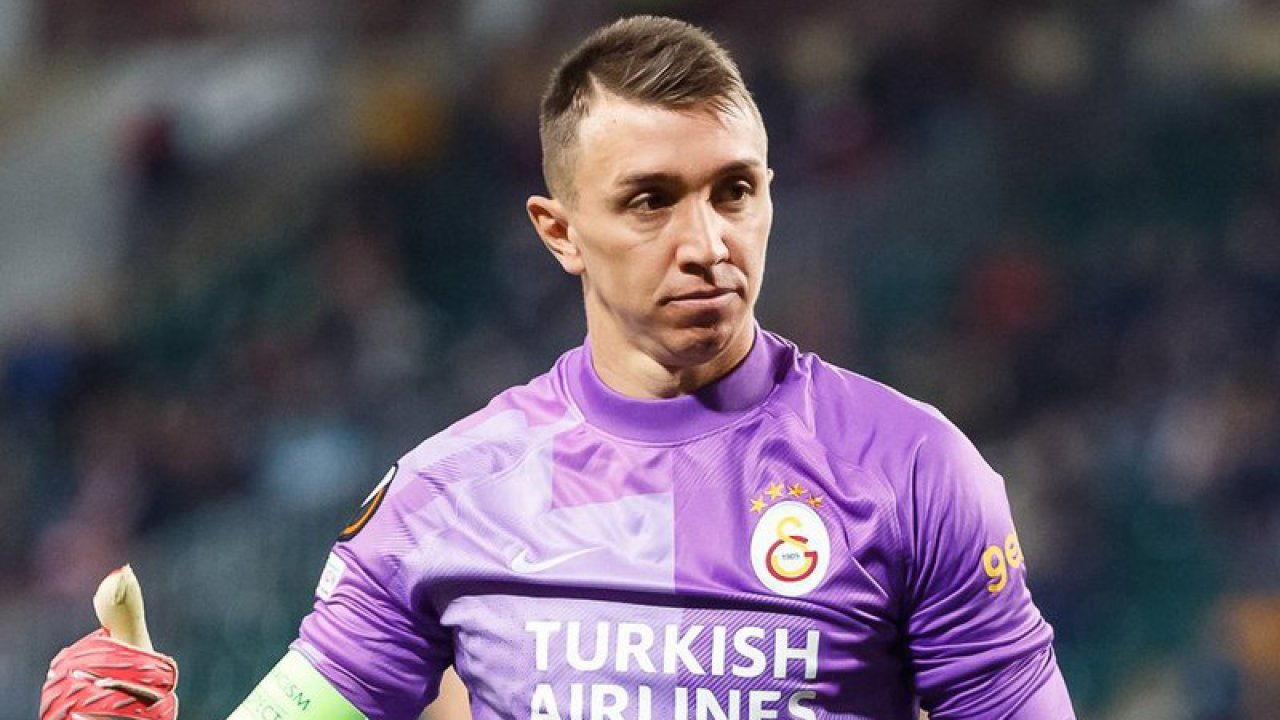 Galatasaray'dan Muslera'ya Övgü: Efsanevi Kaleci 11 497891