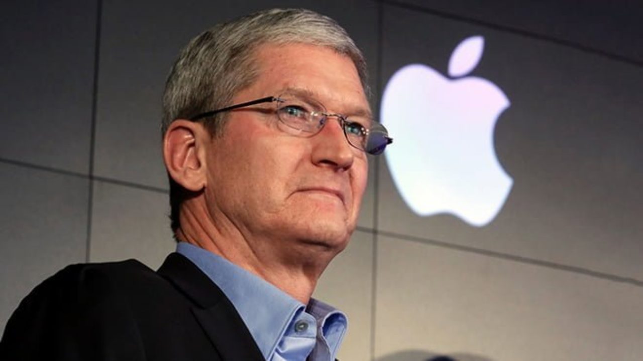 tim cook 50 milyon dolarlik hisse satti