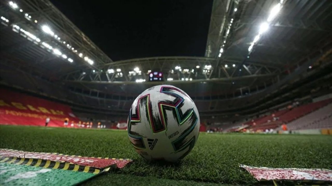 Galatasaray ve Fenerbahçe'nin Avrupa Ligi hakemleri açıklandı! 4 499748