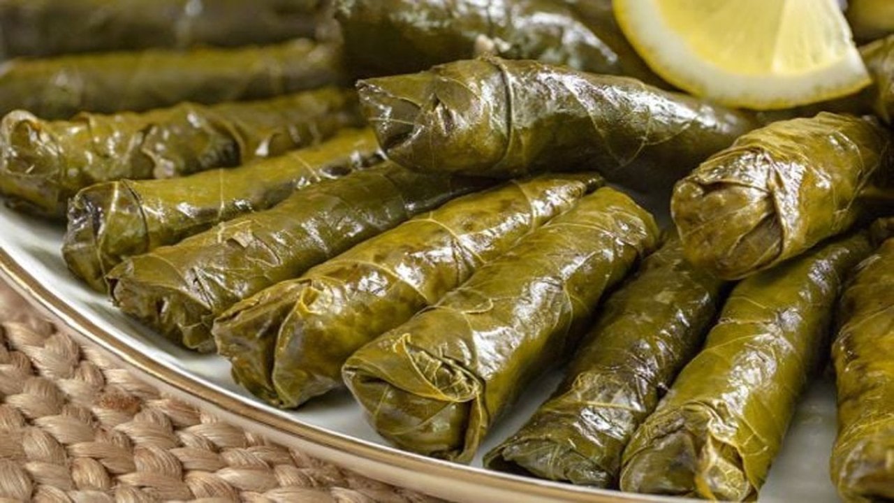 Dondurucu için yaprak sarma hazırlığı! Böyle yapınca pirinci asla .. 28 500455