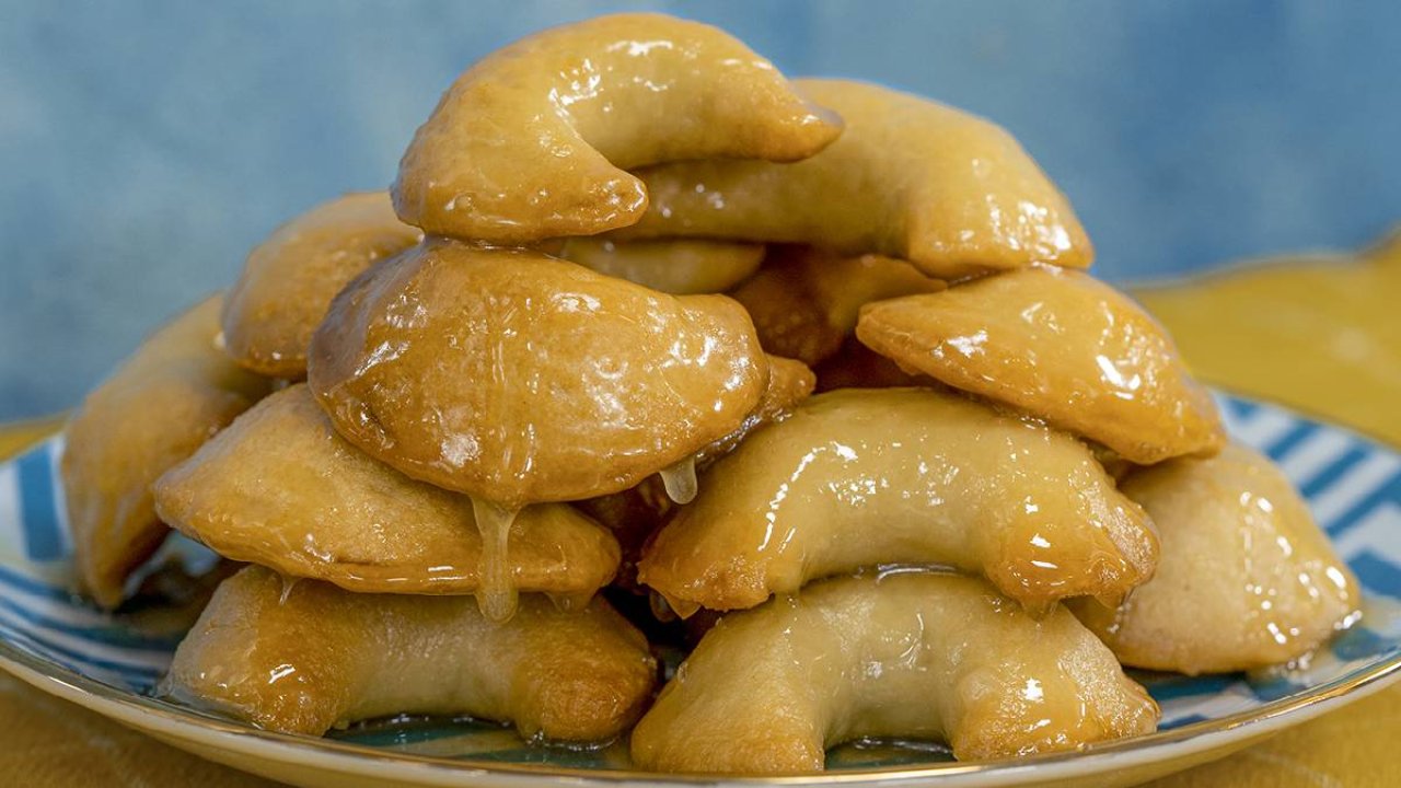 Asla kuru kalmıyor! Kurabiye sevmiyorum diyen kalmayacak: İşte şerbetli kurabiye tarifi 8 500580