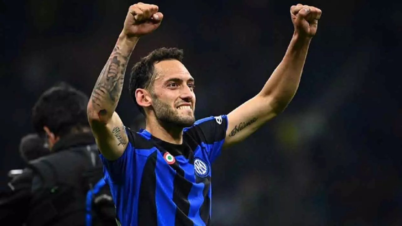 Newcastle United'dan Hakan Çalhanoğlu hamlesi! 7 501574