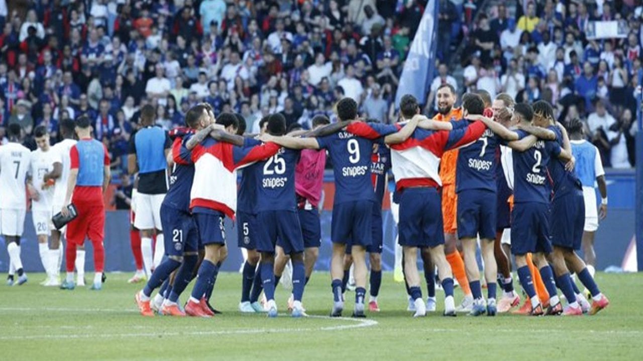 PSG, Fransa Ligue 1'de şampiyonluğa ulaştı 3 509327