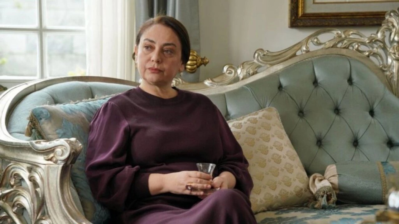 Sibel Taşçıoğlu takipten çıktı, dizinin senaristinden açıklama geldi: 'Çocukça buluyorum&.. 6 511391