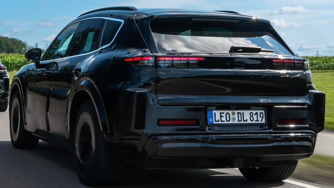 Tamamen elektrikli Porsche Cayenne görücüye çıkıyor! 15 Porsche Cayenne 1