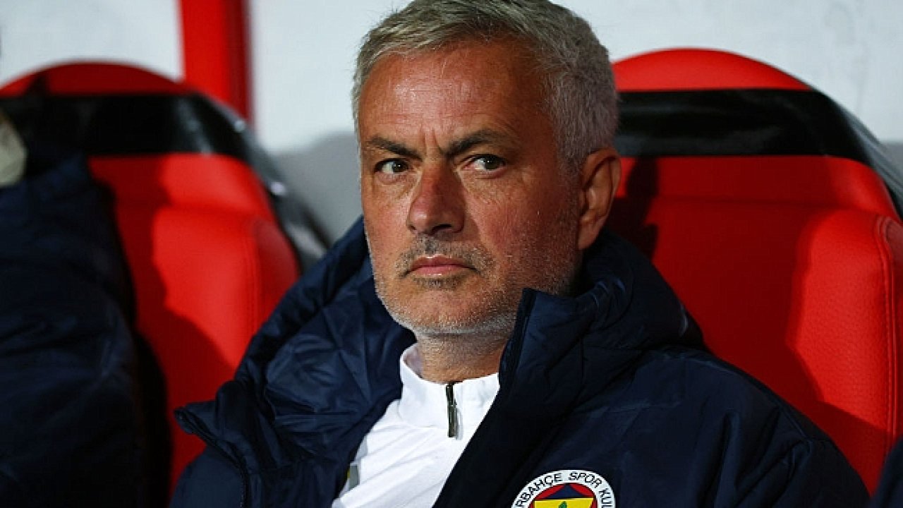 Fenerbahçe’de kritik adım: Mourinho görüşmeye davet edildi 4 512444