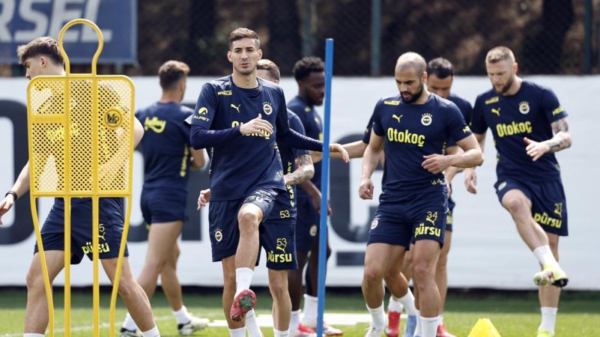 Fenerbahçe, Başakşehir maçına hazır! 3 futbolcu forma giyemeyecek 11 516016