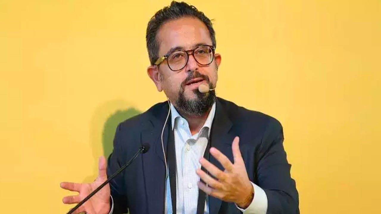 Ali Sabancı’dan Galatasaray Şampiyonluğuna Sarı-Kırmızı Kombin 5 518059