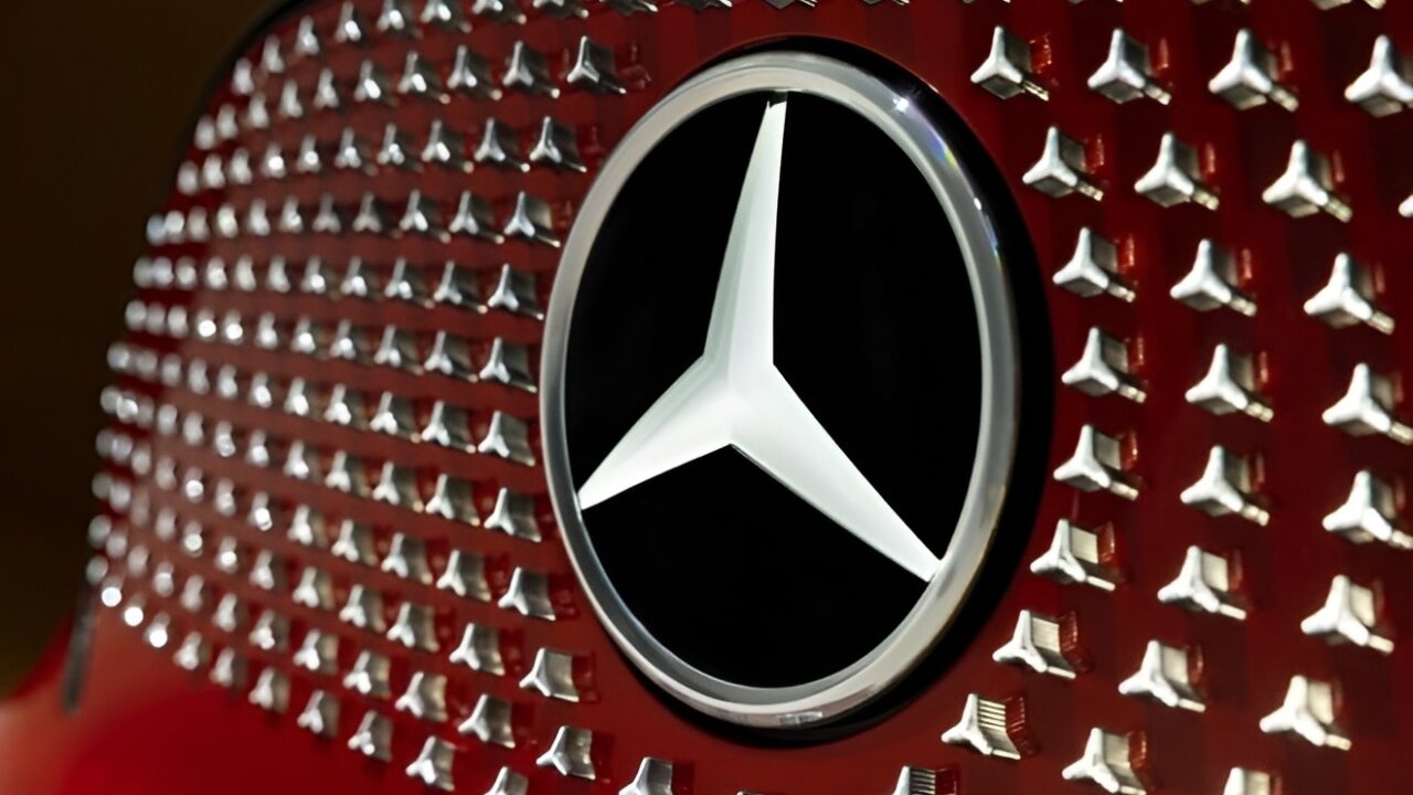 Mercedes, içten yanmalı motorlardan vazgeçmiyor! 18 mercedes tesla rakibi elektrikli crossover e1722431570400