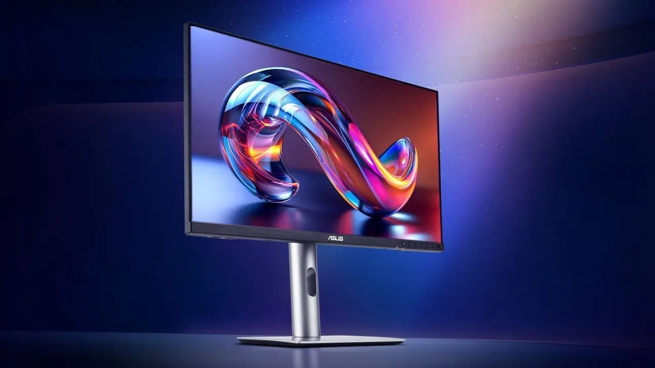 Asus 6K ProArt monitoru ile kars.webp