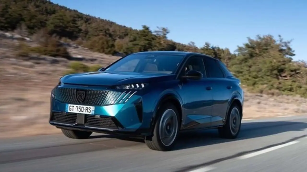 Hibrit motorlu Peugeot 3008 Turk.webp