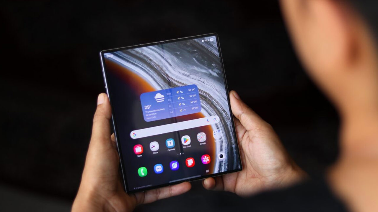 galaxy z flip 7 fe flip 7 ve fold 7 detayli gorselleri ortaya cikti 1
