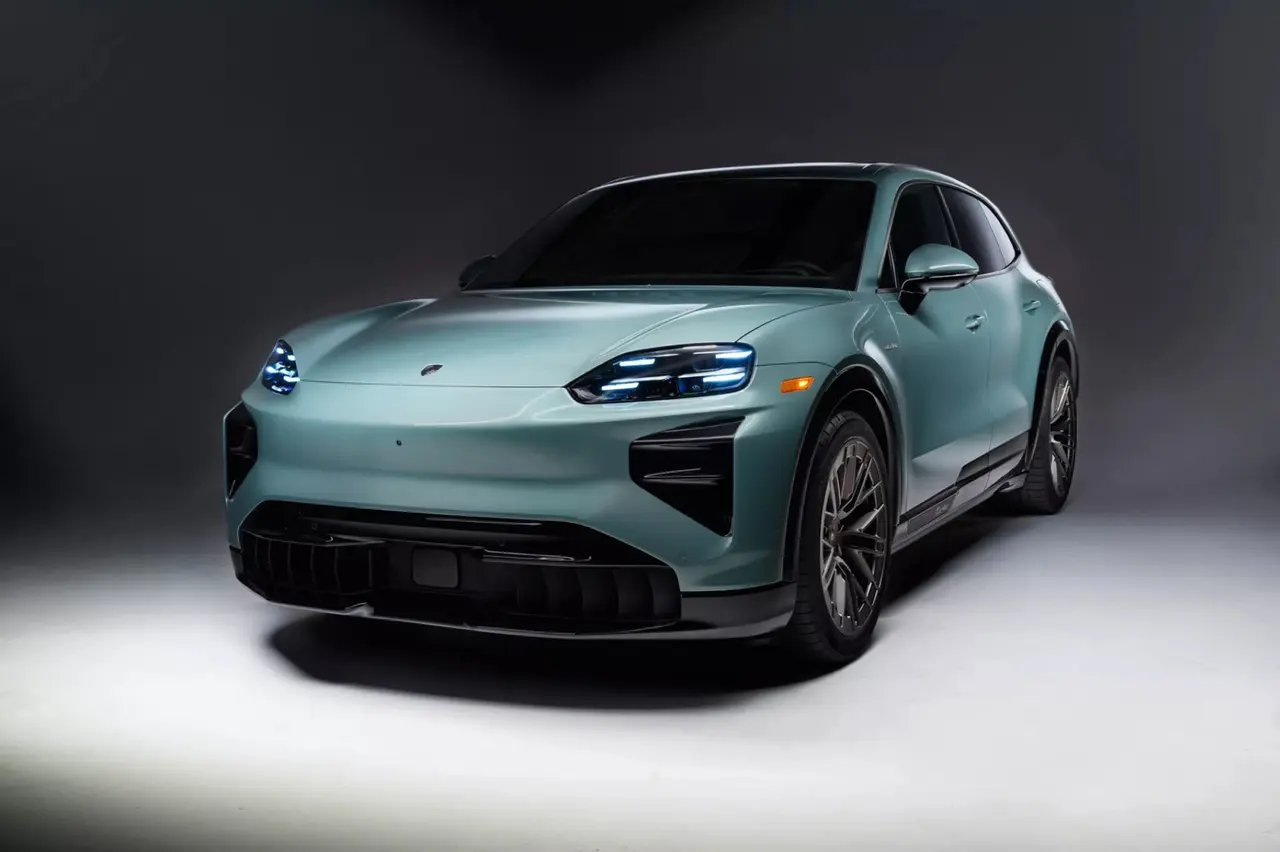 Elektrikli Porsche Cayenne tanit.webp