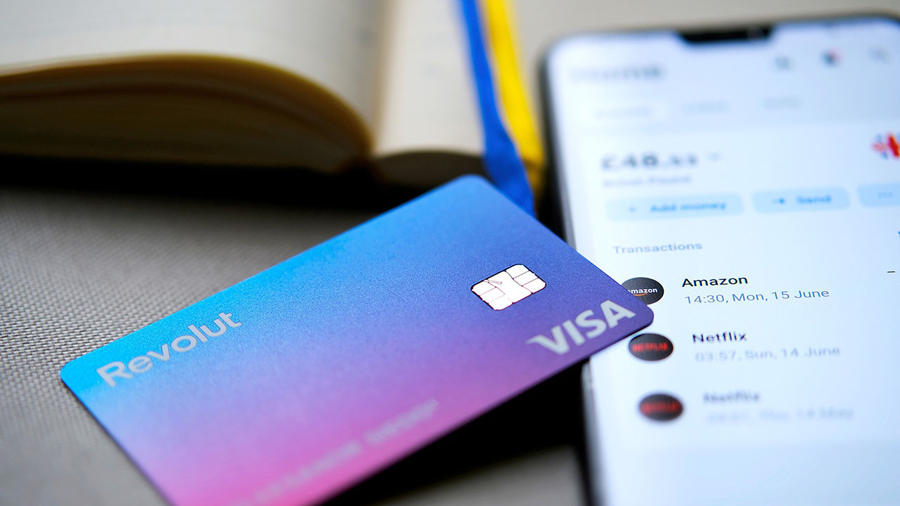 Revolut, Türkiye için Geri Sayıma Başladı! 5 Bankacilik Devi Revolut Turkiye Pazarina Giriyor kapak