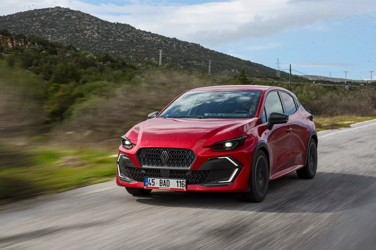 Yeni Renault Clio Türkiye Fiyatı ve Özellikleri Açıklandı! 9 Clio 2026 6.webp