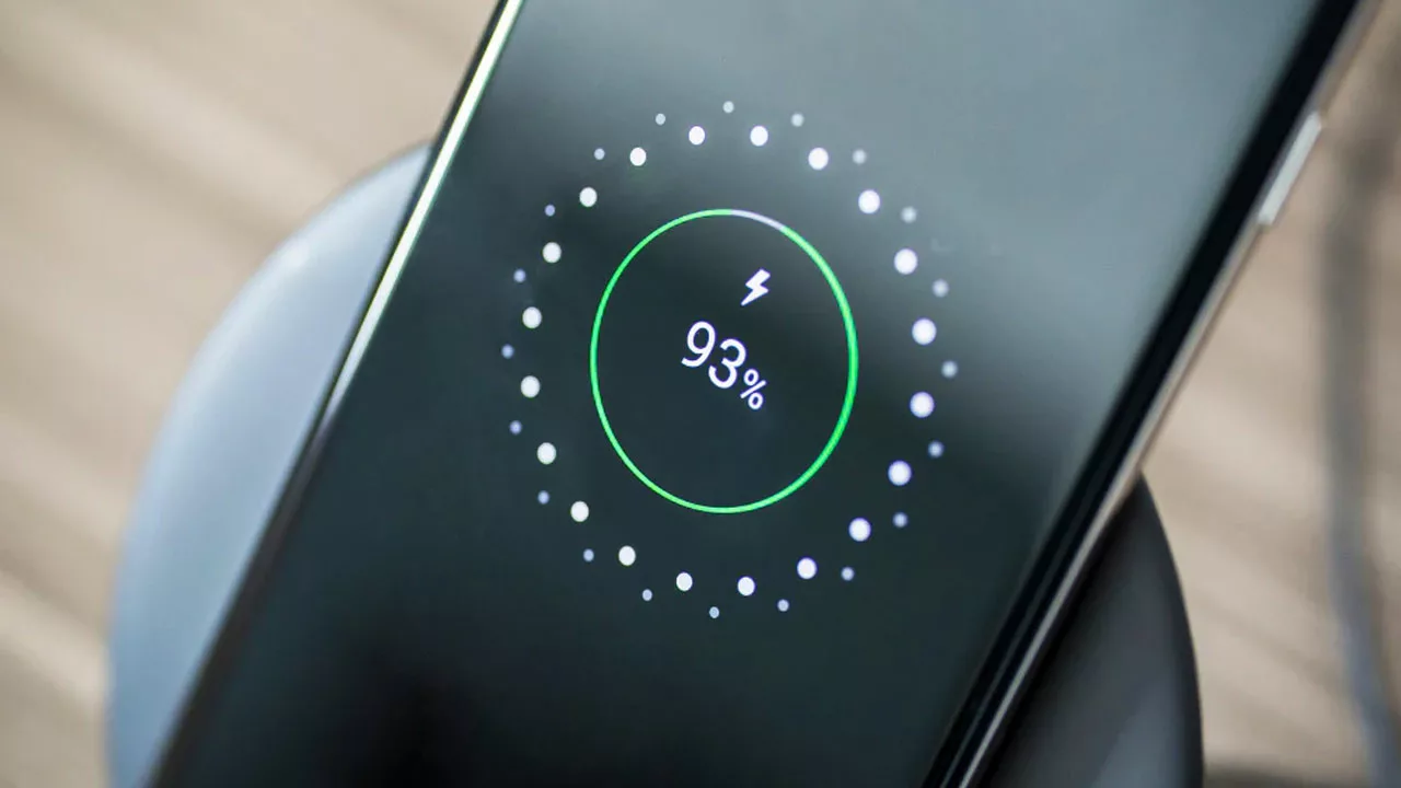 Samsung'un Yeni Kablosuz Şarj Standı Ortaya Çıktı 16 samsungun yeni kablosuz sarj standi ortaya cikti.webp