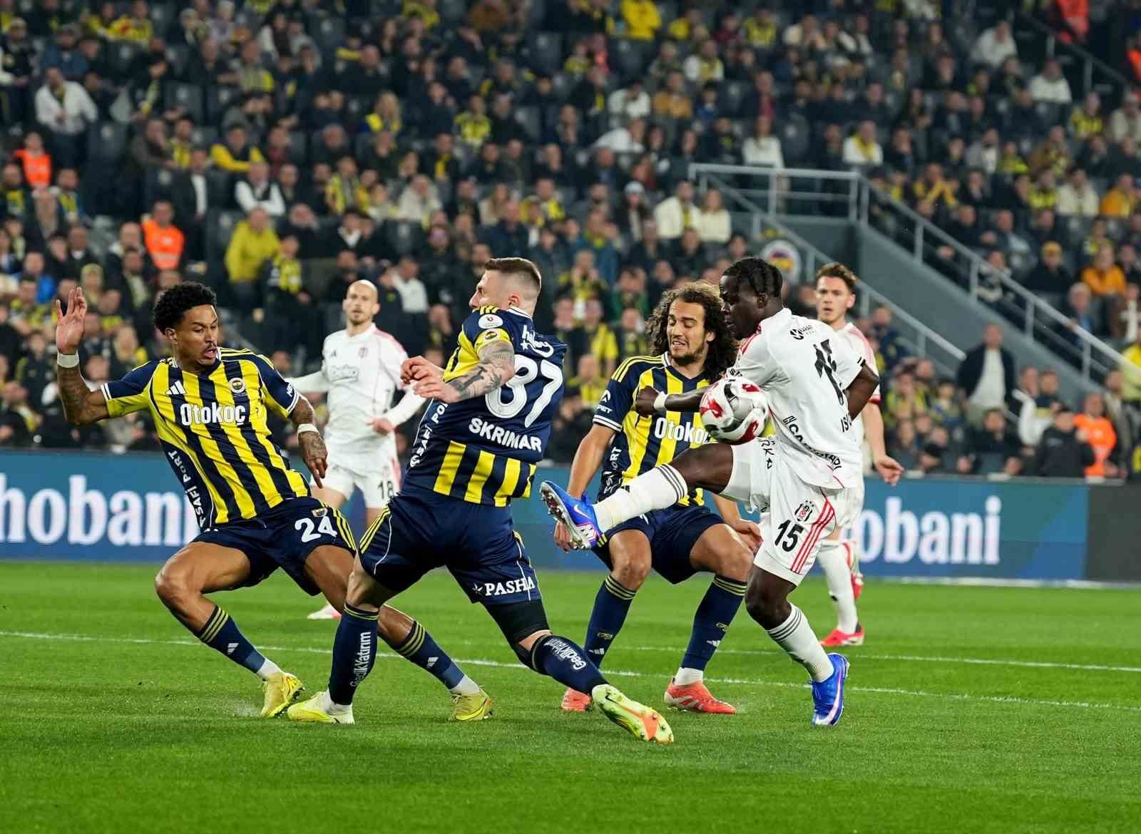 Fenerbahçe derbide duvar ördü! 7 maç sonra kalesini kapattı 1 556984