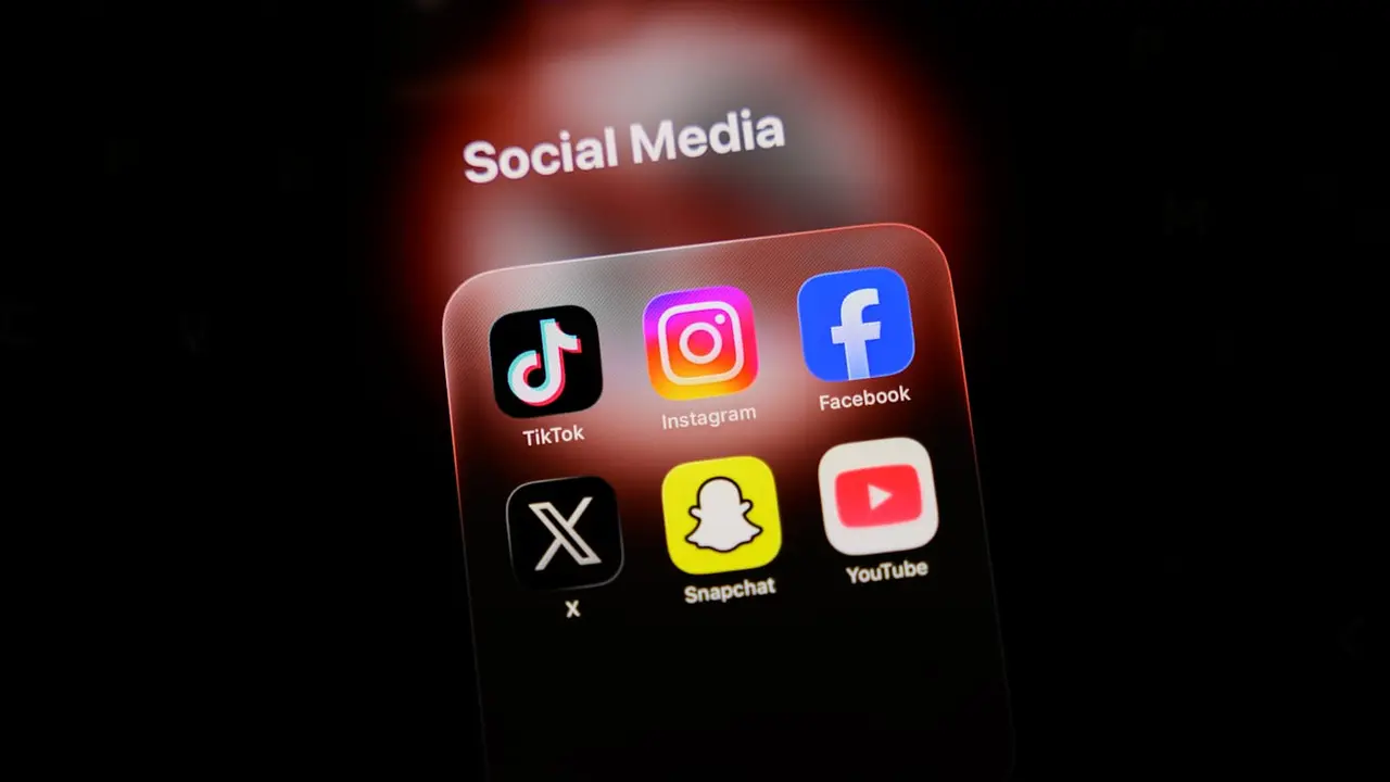 instagram daki hdr hatasi fotograflari siyah beyaza cevirdi.webp