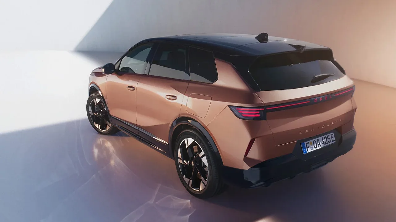 yeni opel grandland elektrik awd turkiyede.webp