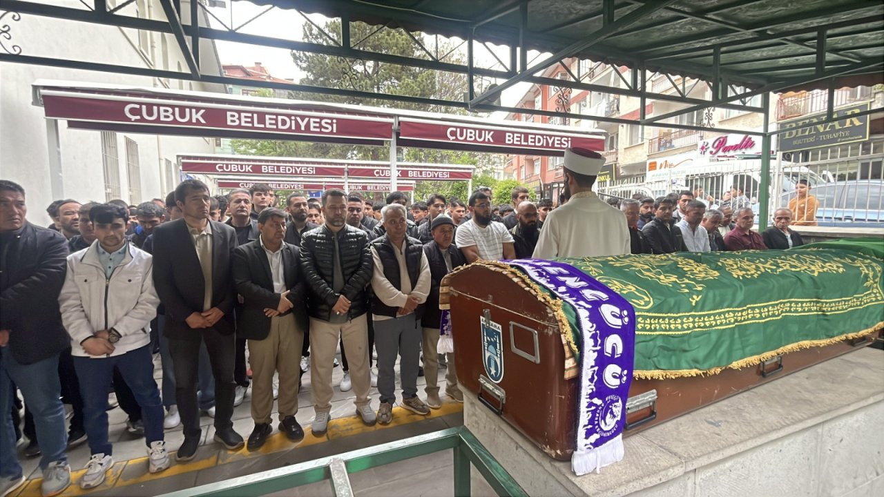 16 Yaşındaki Genç Futbolcu Abdullah Sultanoğlu Ankara’da Defnedildi! 1 559175