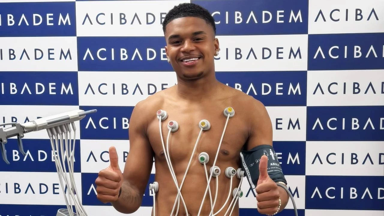 Trabzonspor'dan 8,5 milyonluk tarihi transfer! Noah Saviolo ile 5 yıllık anlaşma sağlandı 5 560204
