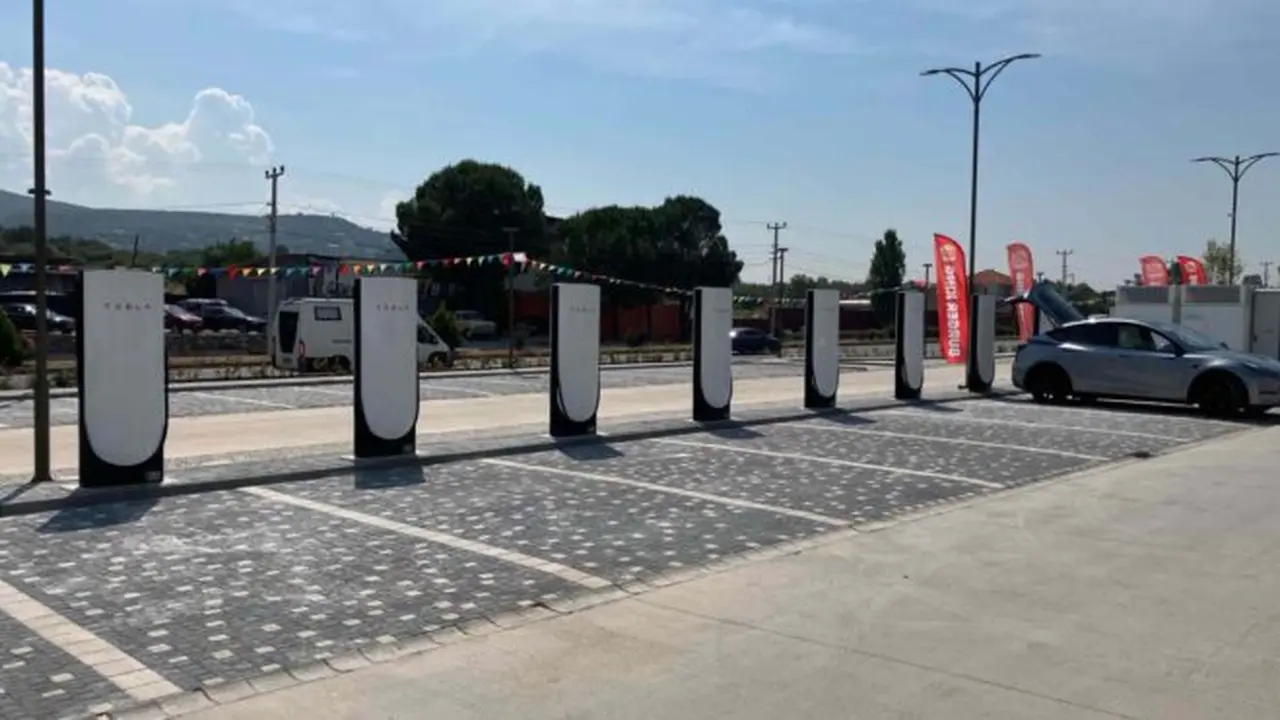 tesla mugla da yeni supercharger istasyonunu hizmete acti.webp