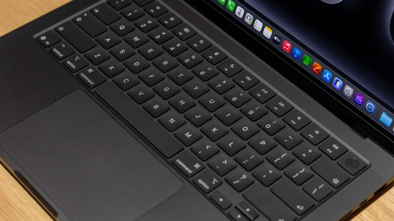 Yeni MacBook Pro Ekranında Korkunç Hata 5 yeni macbook pro ekraninda korkunc hata.webp