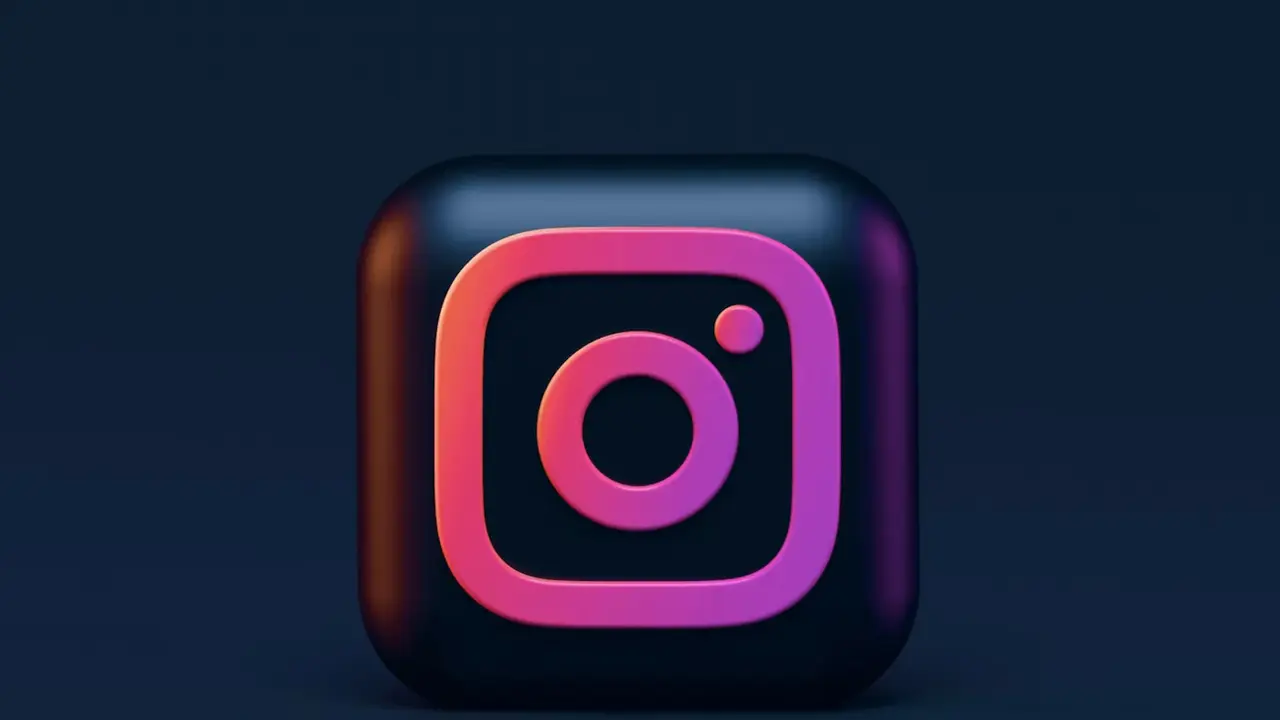 Instagram Tartışma Yaratan Özelliğini Geri Çekti 4 instagram carousel gonderilerinde her slayta ozel baslik eklenebiliyor.webp