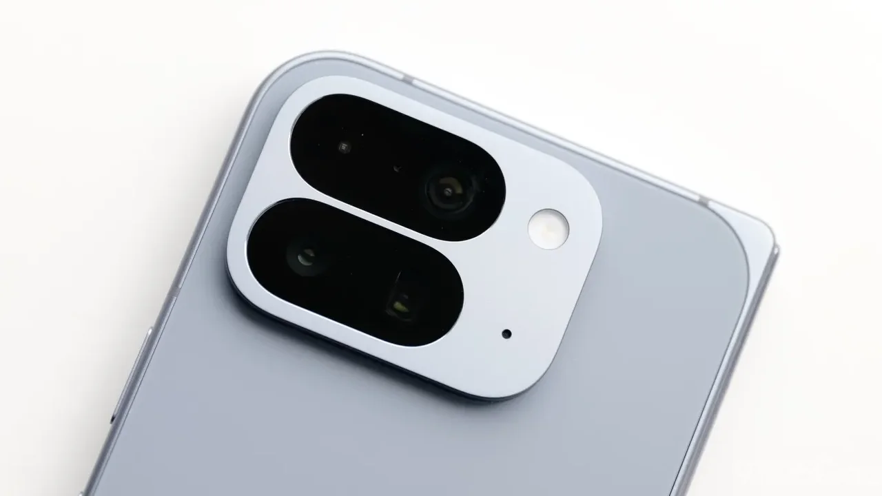 pixel 11 pro fold tasarimi rengi sizdirildi.webp