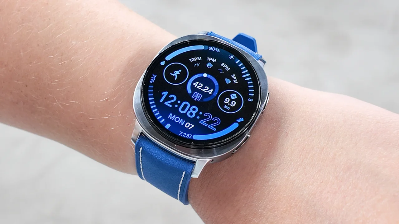 Yeni Galaxy Watch Qualcomm İşlemci ve Büyük Bataryayla Geliyor 1 yeni galaxy watch qualcomm islemci ve buyuk bataryayla geliyor.webp